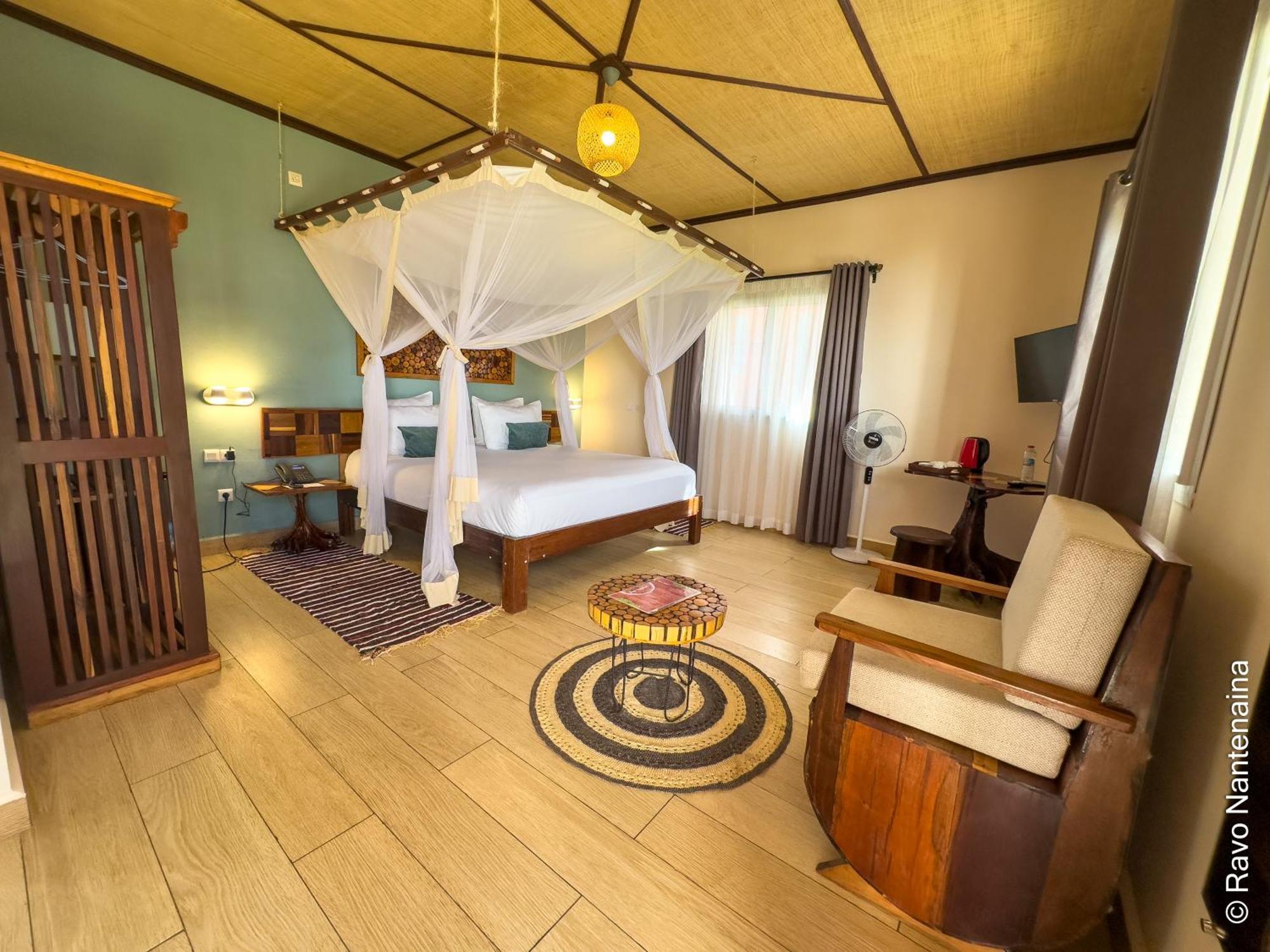 Bira Hotel Antsirabe Exterior foto