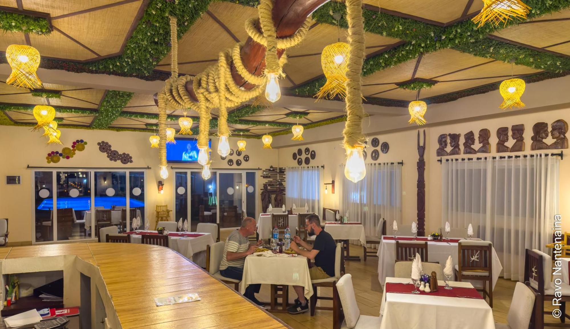 Bira Hotel Antsirabe Exterior foto