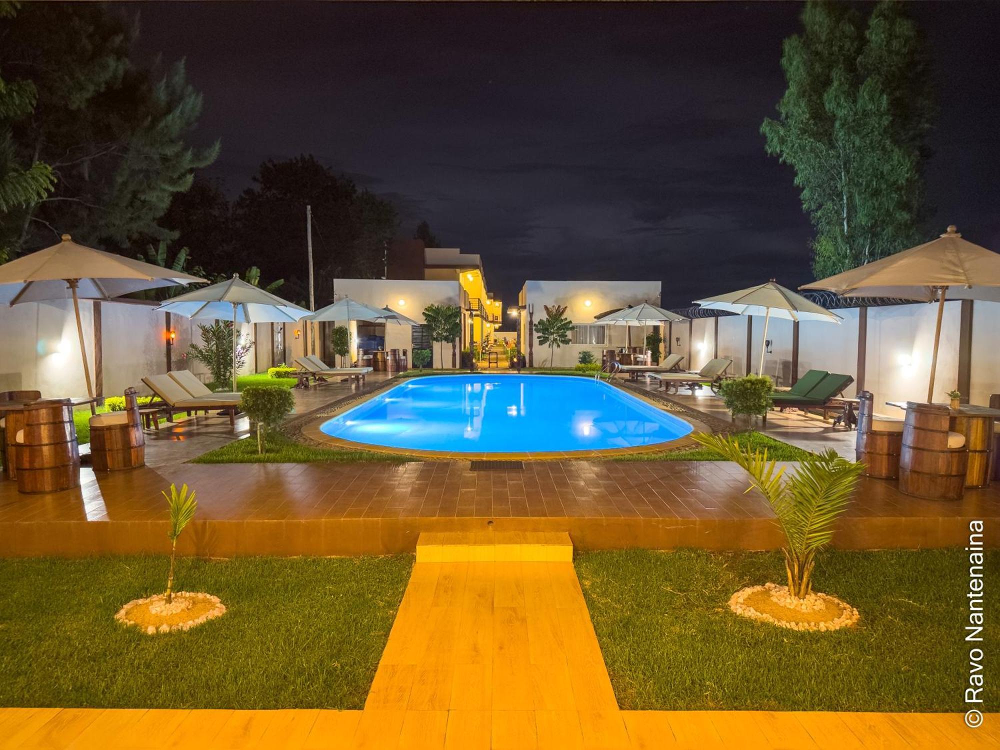 Bira Hotel Antsirabe Exterior foto